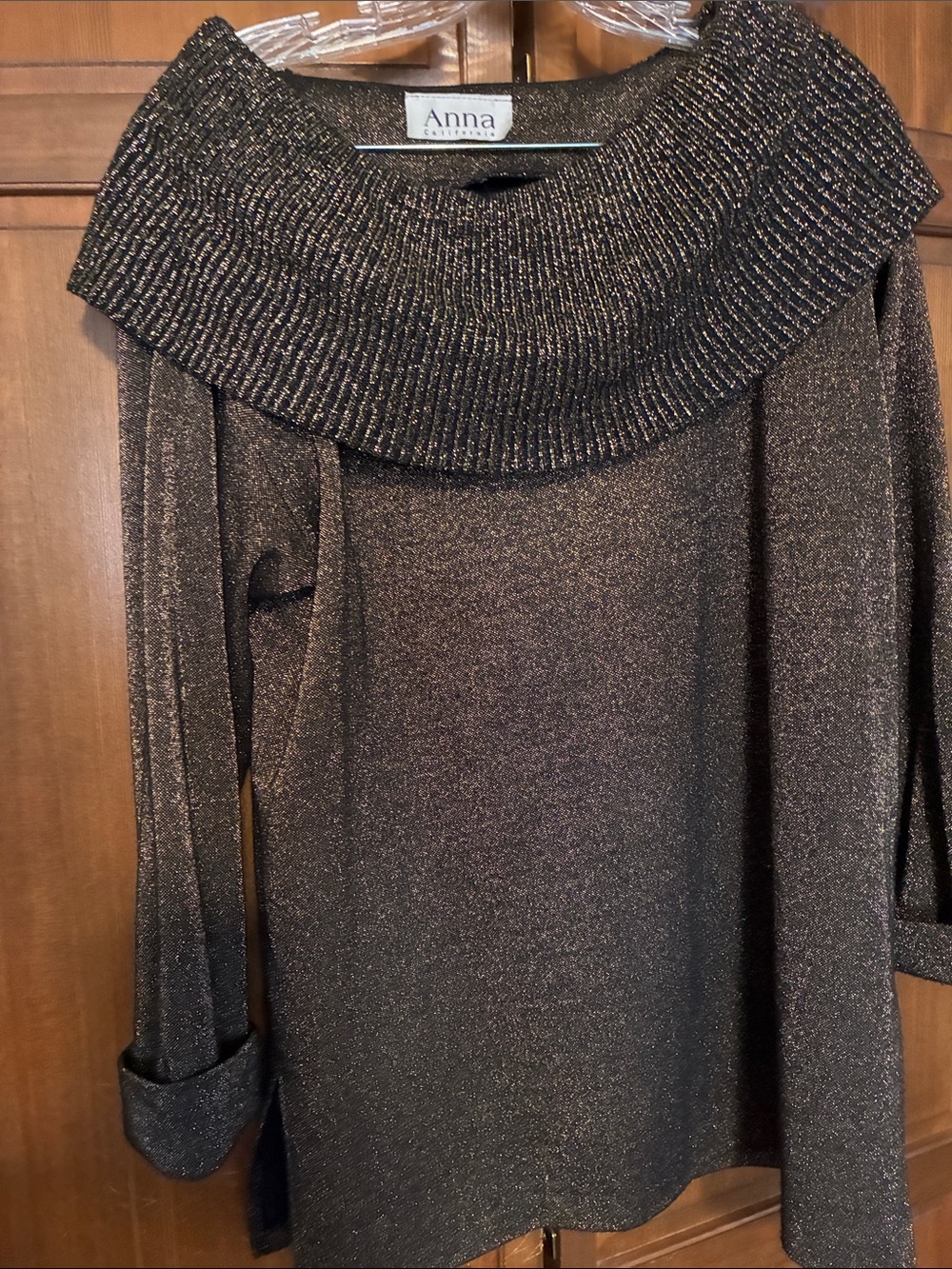 Beautiful Gold/Back Glittery Sweater
